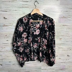 Talula Fawkner kimono black floral size  xxs/xs pink